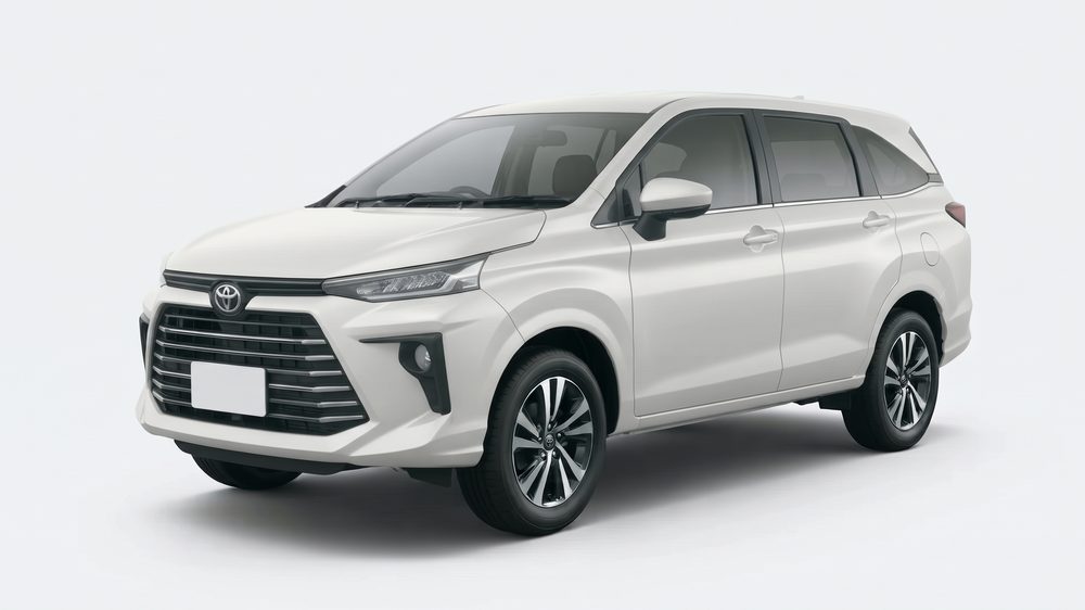 Toyota Avanza putih tampak depan samping